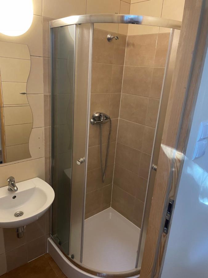 Hostel4U Гданьск Экстерьер фото